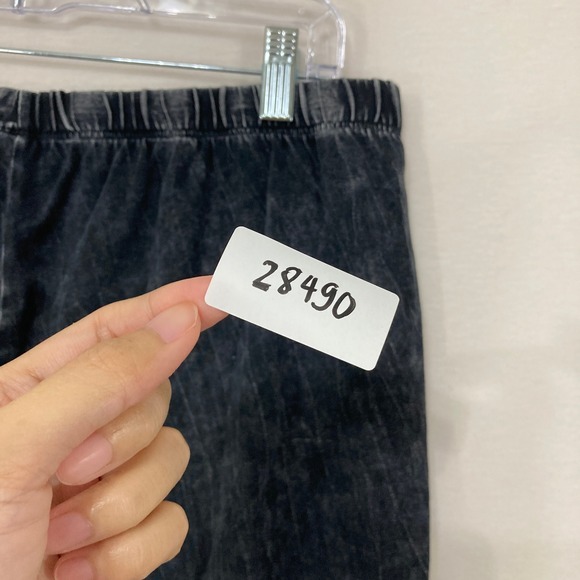 Jess & Jane Crop Pants 1X Black Mineral Wash Elastic Waist Stretch Comfy Soft - Picture 8 of 8